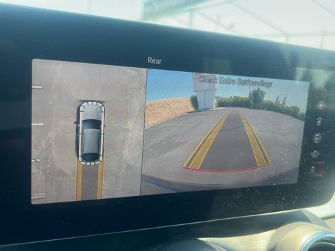 Used 2020 Mercedes-Benz GLC 300 4MATIC Coupe image 28