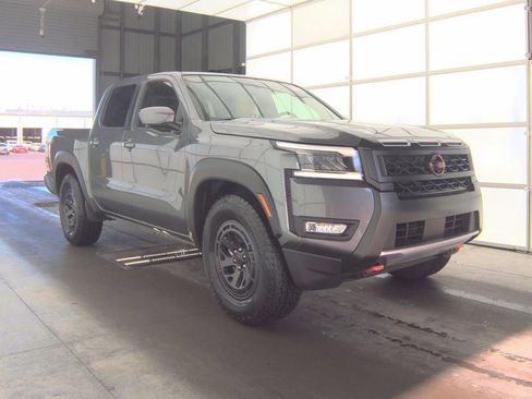 Used 2025 Nissan Frontier Pro-X w/ Pro Convenience Package RWD image 2