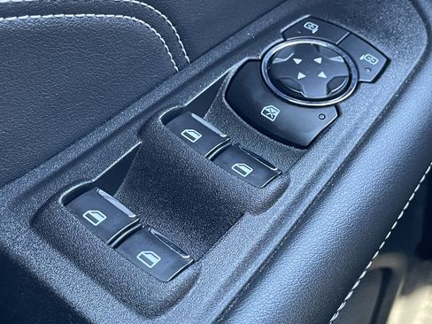 Used 2024 Ford Edge Titanium image 22