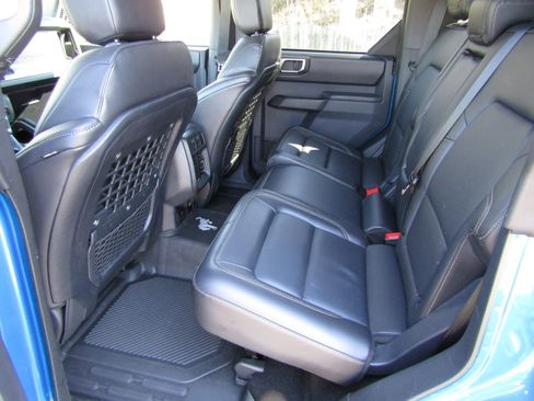 Used 2025 Ford Bronco Badlands image 13