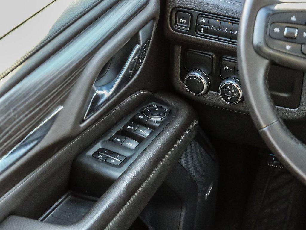 Used 2021 GMC Yukon Denali w/ Denali Premium Package RWD image 32