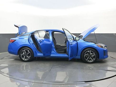 Used 2024 Nissan Sentra SV FWD image 32