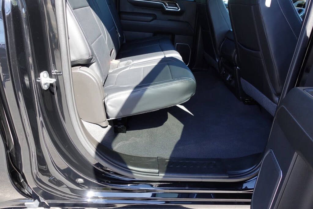 Used 2023 Chevrolet Silverado 1500 LT AWD/4WD image 29