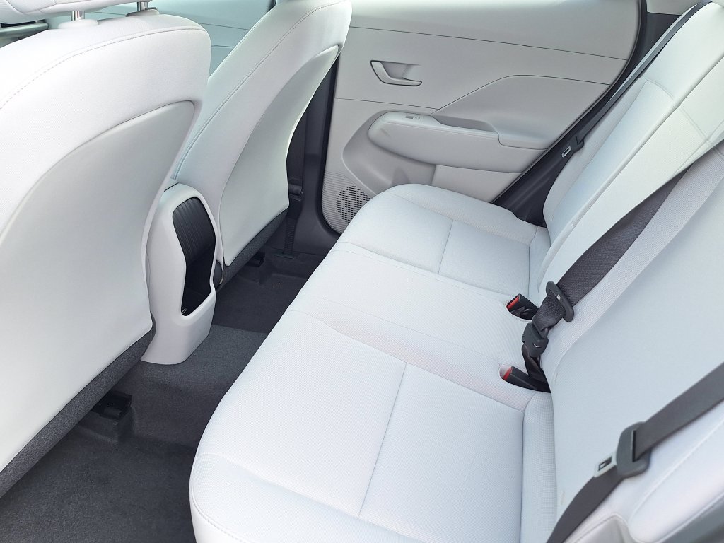 New 2026 Hyundai Kona SE AWD/4WD image 12