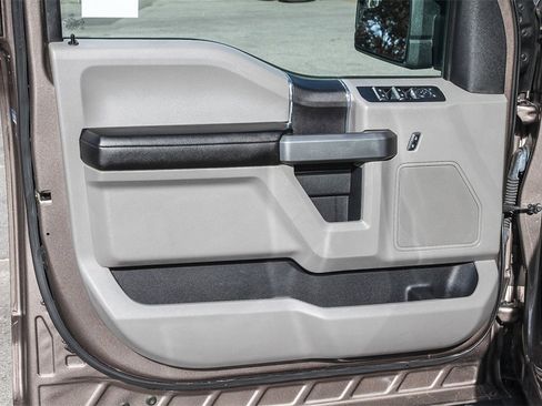 Used 2018 Ford F150 XLT w/ Equipment Group 301A Mid image 26