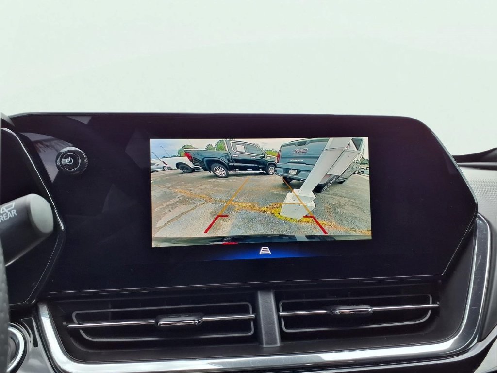 Used 2025 Chevrolet Trax RS FWD image 11