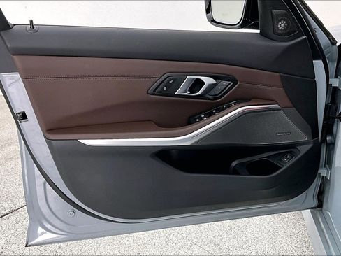 Used 2025 BMW 330i Sedan w/ M Sport Package image 22