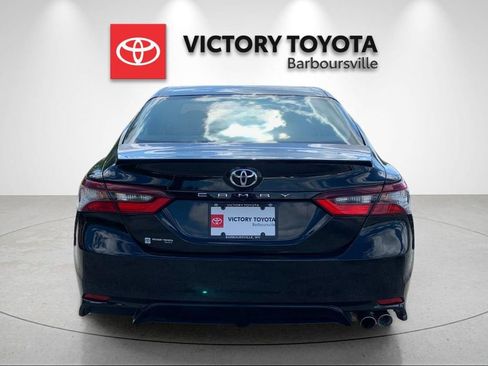Used 2024 Toyota Camry SE FWD image 4