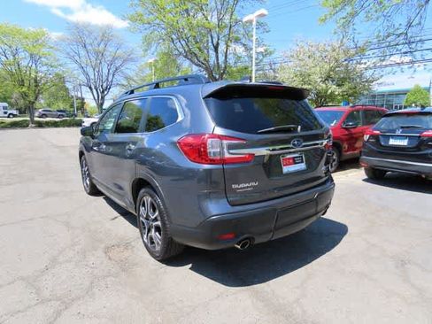 Used 2023 Subaru Ascent Touring AWD/4WD image 4