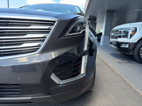 Used 2019 Cadillac XT5 Premium Luxury w/ Driver Assist Package AWD/4WD image 4