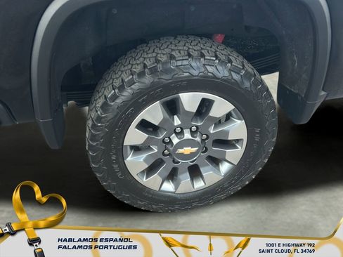 Used 2023 Chevrolet Silverado 2500 LT w/ Z71 Chrome Sport Edition image 11