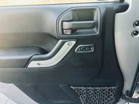 Used 2014 Jeep Wrangler Unlimited Sahara w/ Dual Top Group image 24