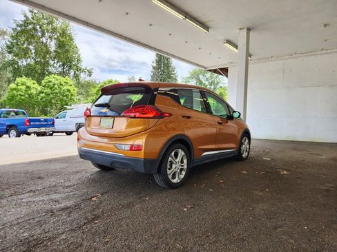 Used 2017 Chevrolet Bolt LT FWD image 3