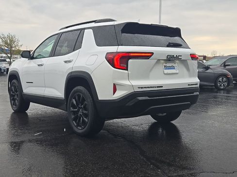 Used 2026 GMC Terrain Elevation w/ Elevation Premium Package image 5