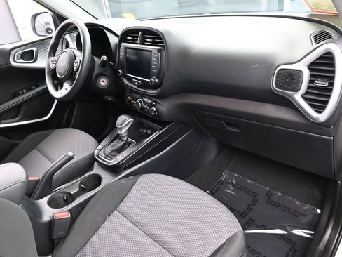 Used 2024 Kia Soul LX w/ Option Group 015 FWD image 40