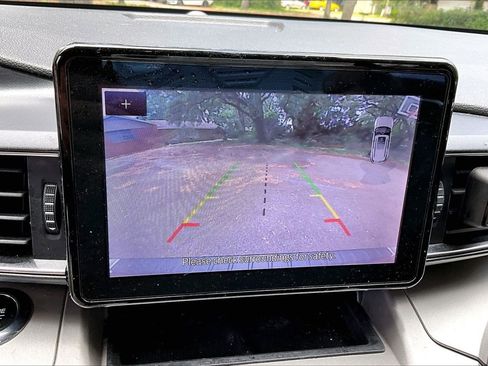 Used 2020 Ford Explorer XLT w/ Equipment Group 202A RWD image 13