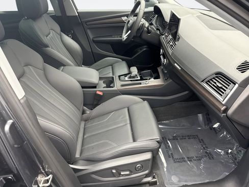 Used 2024 Audi Q5 e Premium image 16