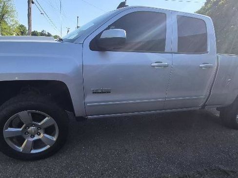 Used 2019 Chevrolet Silverado 1500 LT w/ Texas Edition image 5