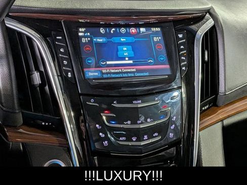 Used 2019 Cadillac Escalade ESV Luxury image 33