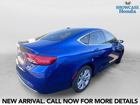 Used 2015 Chrysler 200 Limited w/ Convenience Group FWD image 5