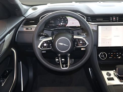 New 2026 Jaguar F-PACE SVR image 12