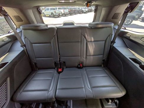Used 2025 Chevrolet Tahoe LT AWD/4WD image 16