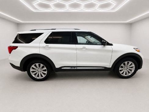 Used 2021 Ford Explorer Limited w/ Hybrid Equipment Group 310A AWD/4WD image 2