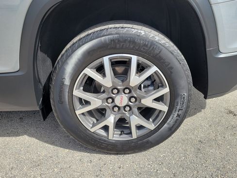 Used 2023 GMC Acadia SLE FWD image 26