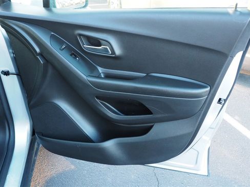 Used 2022 Chevrolet Trax LT w/ Driver Confidence Package image 21