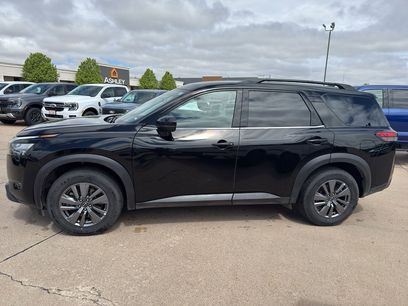 Used 2025 Nissan Pathfinder SV