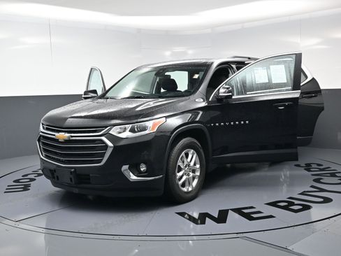 Certified 2020 Chevrolet Traverse LT w/ LPO, Floor Liner Package image 27