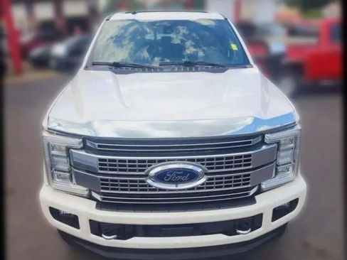 Used 2019 Ford F250 Platinum w/ Platinum Ultimate Package image 13