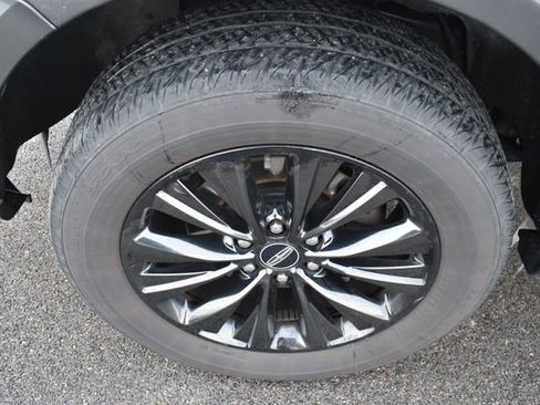 Used 2015 Lincoln Navigator Base image 13