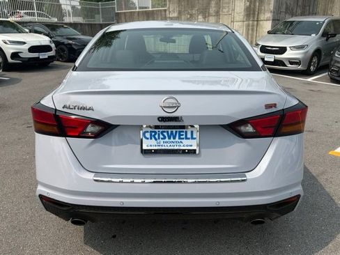 Used 2023 Nissan Altima 2.5 SR FWD image 6
