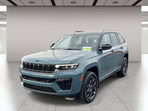 New 2026 Jeep Grand Cherokee Summit w/ Obsidian Package AWD/4WD image 8