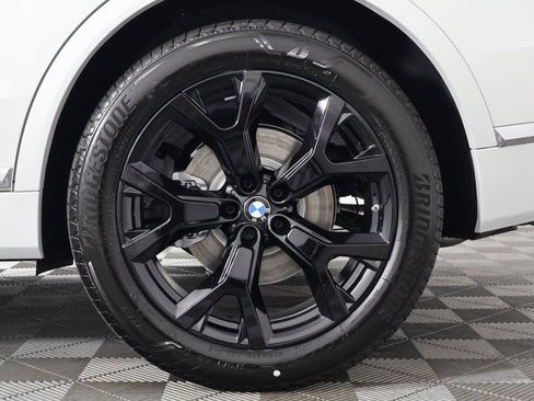 New 2026 BMW X7 xDrive40i w/ Premium Package AWD/4WD image 11