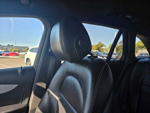 Used 2022 Mercedes-Benz GLC 300 SUV image 30