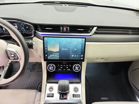 Used 2025 Jaguar F-PACE R-Dynamic S image 27