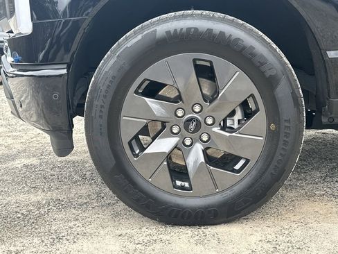 Used 2023 Ford F150 Lightning Lariat w/ Equipment Group 511A High image 11