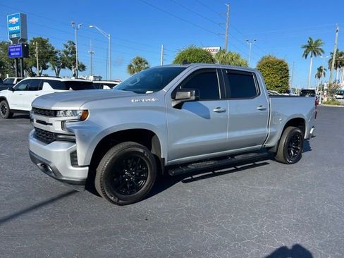 Used 2022 Chevrolet Silverado 1500 RST RWD image 3