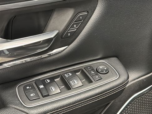 Used 2022 RAM 1500 Laramie AWD/4WD image 20