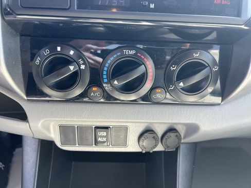 Used 2014 Toyota Tacoma PreRunner w/ SR5 Package RWD image 29