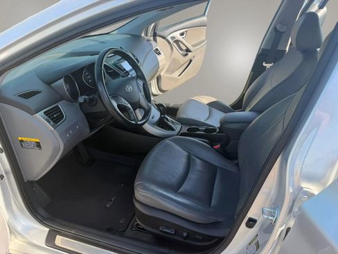 Used 2015 Hyundai Elantra Limited FWD image 13