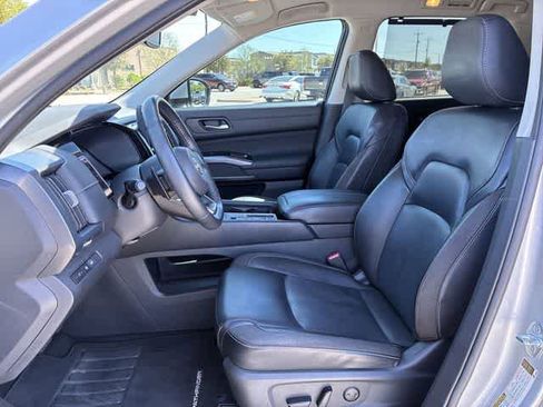 Used 2022 Nissan Pathfinder SL image 17
