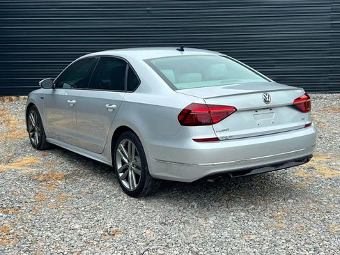Used 2018 Volkswagen Passat 2.0T S FWD image 2