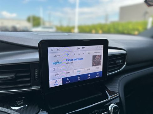 Used 2023 Ford Explorer ST-Line image 13