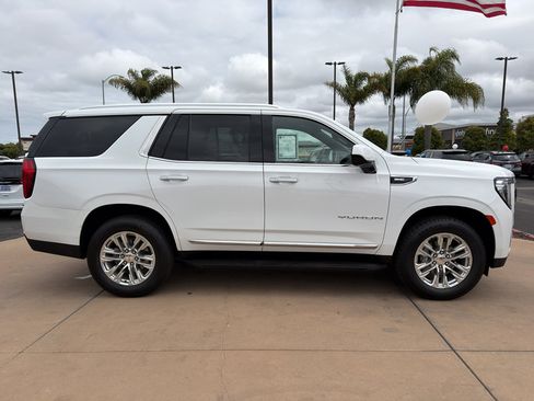Used 2024 GMC Yukon SLT AWD/4WD image 4