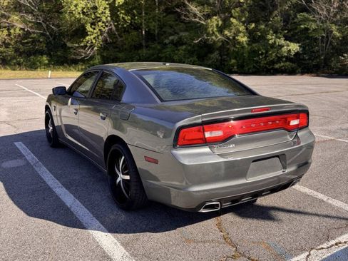 Used 2012 Dodge Charger SE w/ Connectivity Group RWD image 4