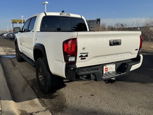 Used 2022 Toyota Tacoma SR5 w/ Trail Edition image 38