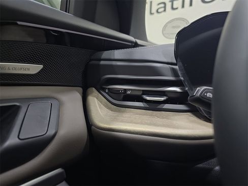 New 2025 Audi Q5 Prestige image 24